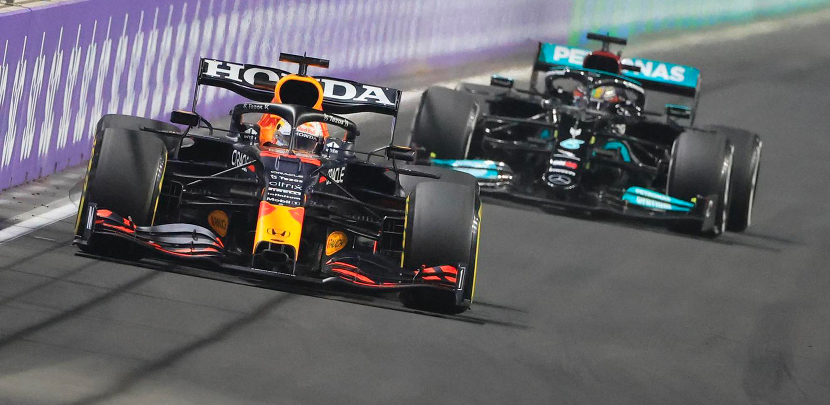 Verstappen et Hamilton à égalité pour la dernière course de la saison
